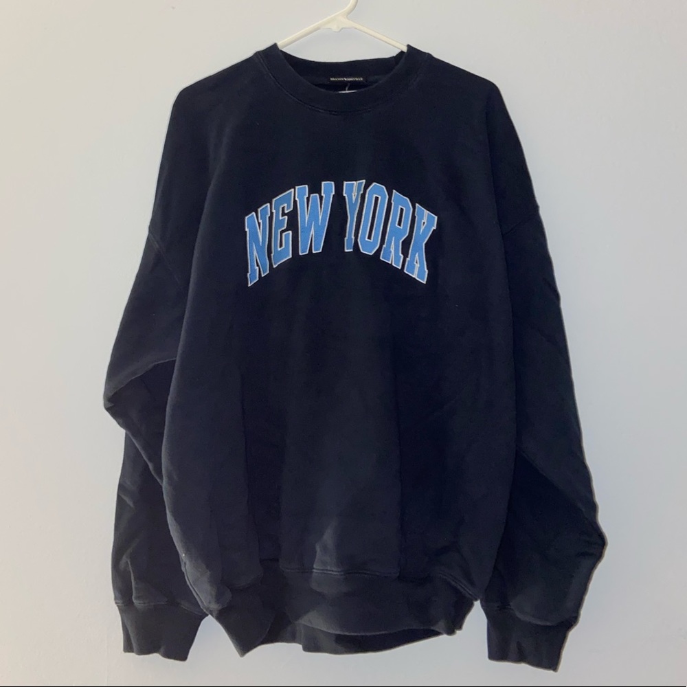 BNWT brandy melville new york erica sweatshirt